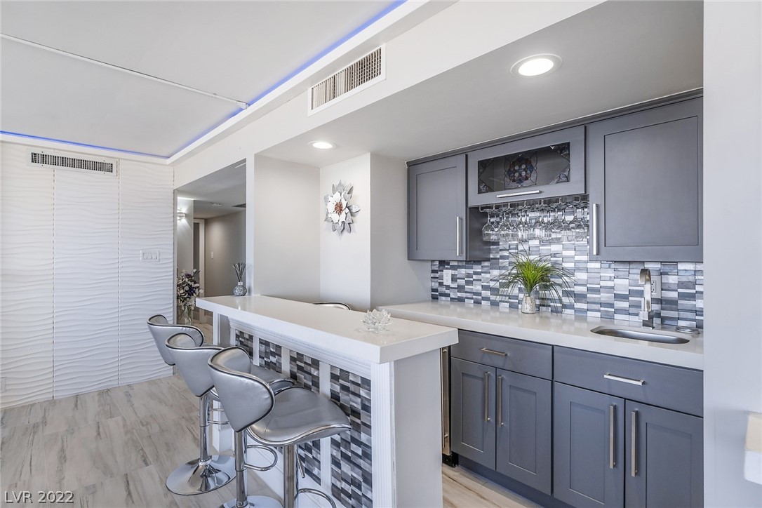 3111 Bel Air Drive Unit: 22B
