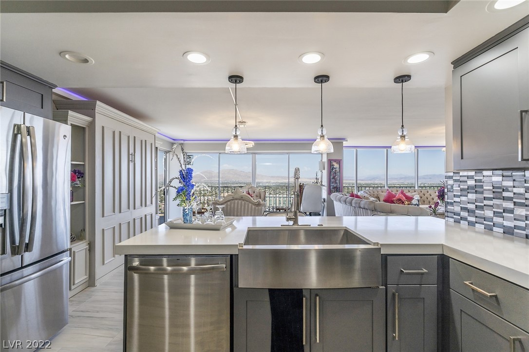 3111 Bel Air Drive Unit: 22B