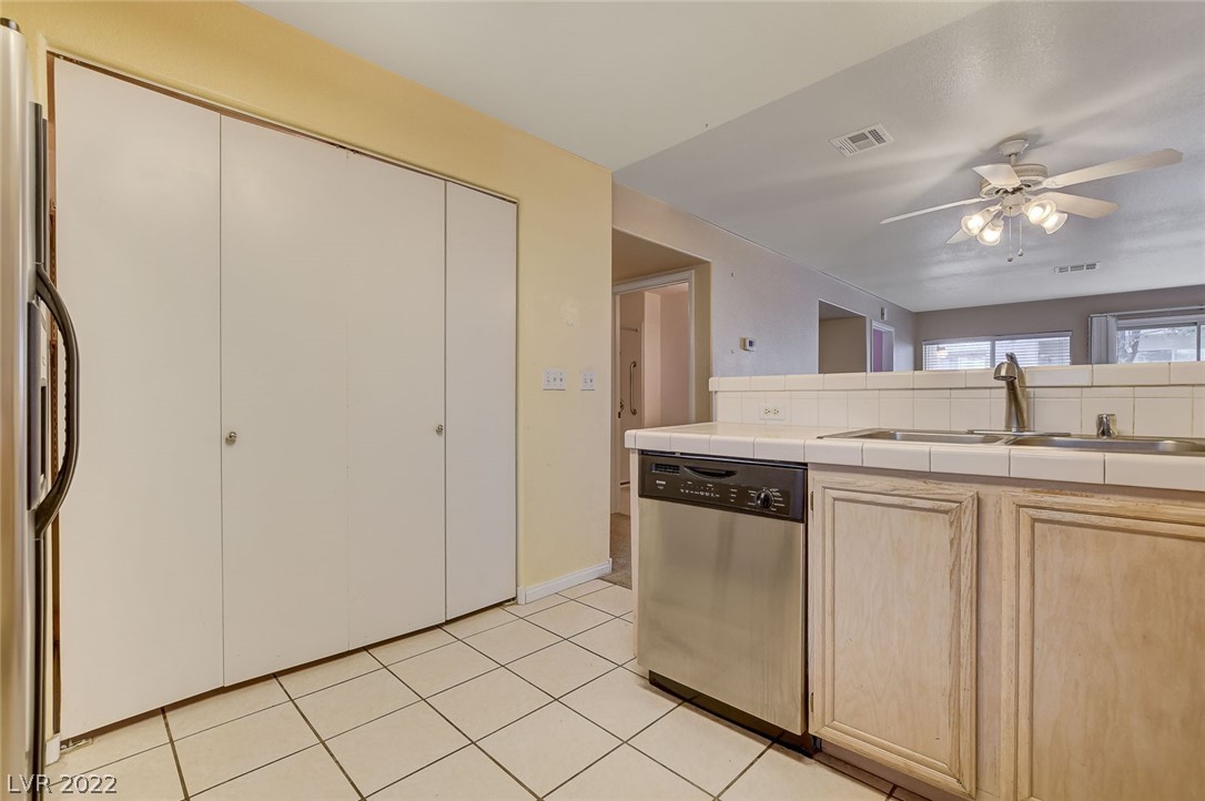 3125 N Buffalo Drive Unit: 1134