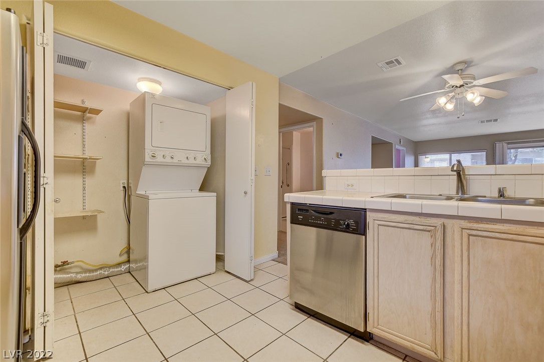 3125 N Buffalo Drive Unit: 1134