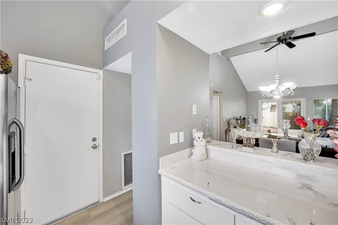 5611 Vineyard Lane Unit: 10