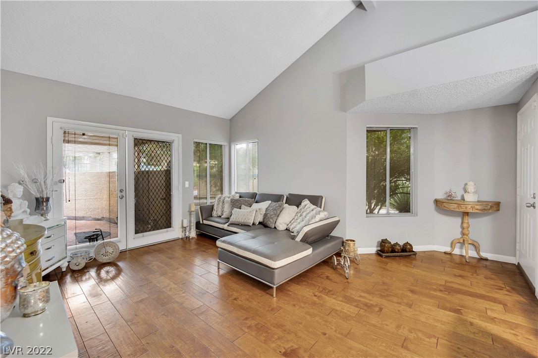 5611 Vineyard Lane Unit: 10