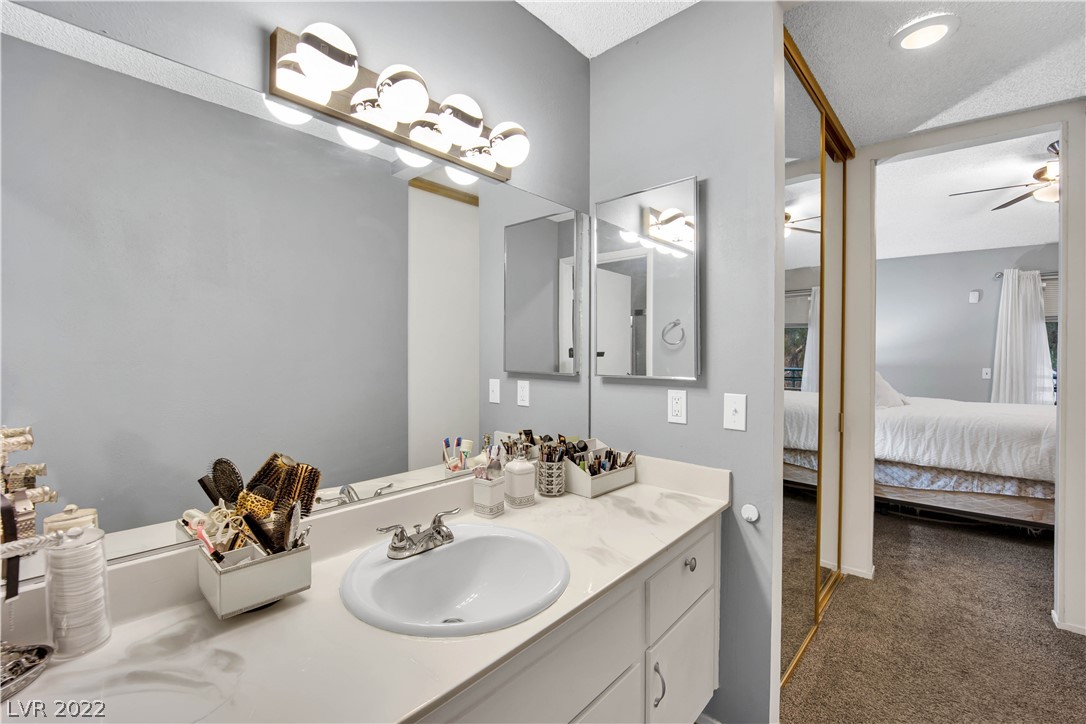 5611 Vineyard Lane Unit: 10
