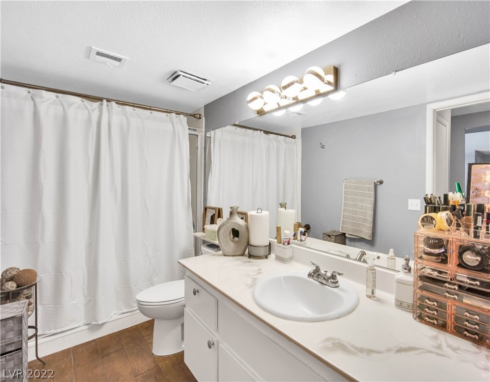 5611 Vineyard Lane Unit: 10