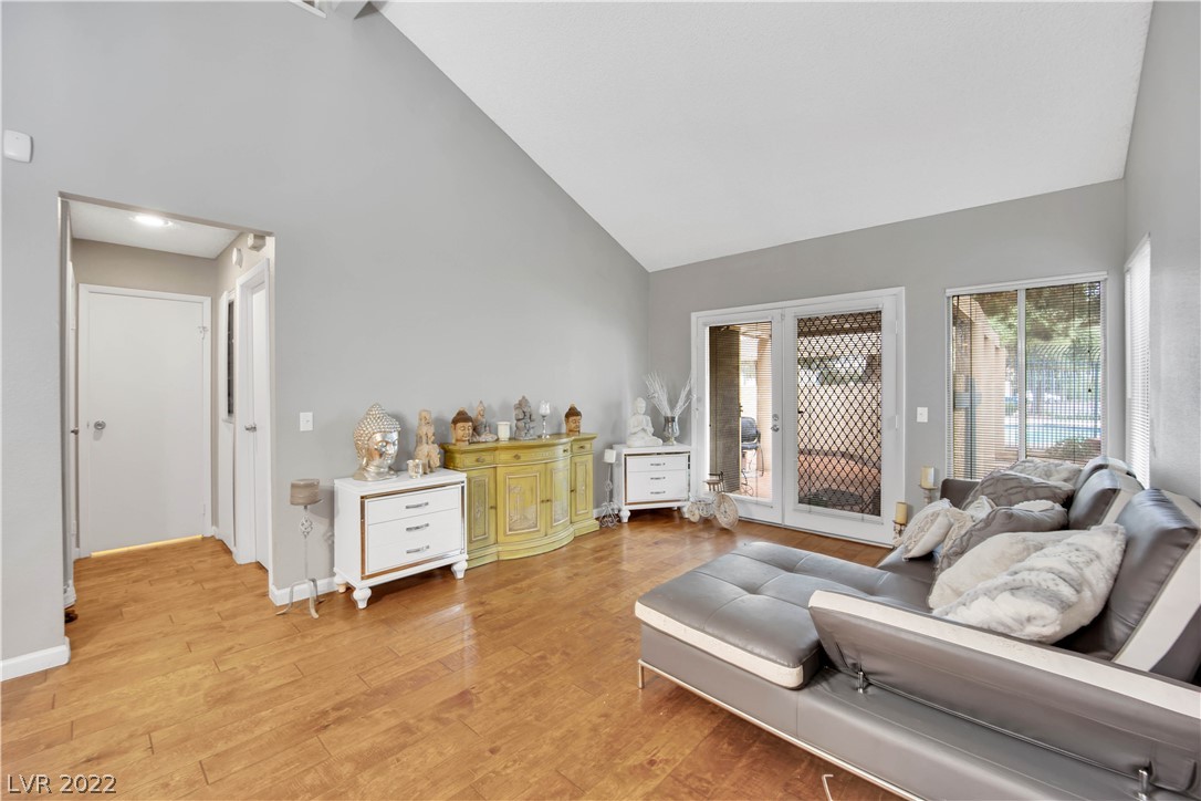 5611 Vineyard Lane Unit: 10