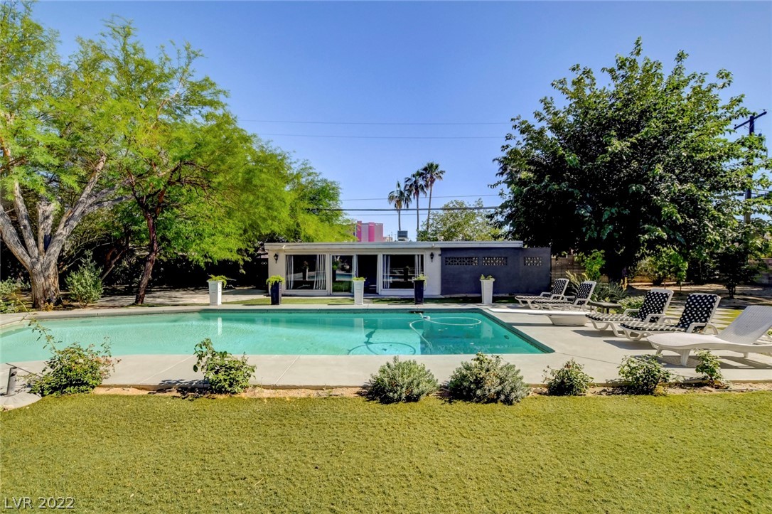 1925 Silver Avenue