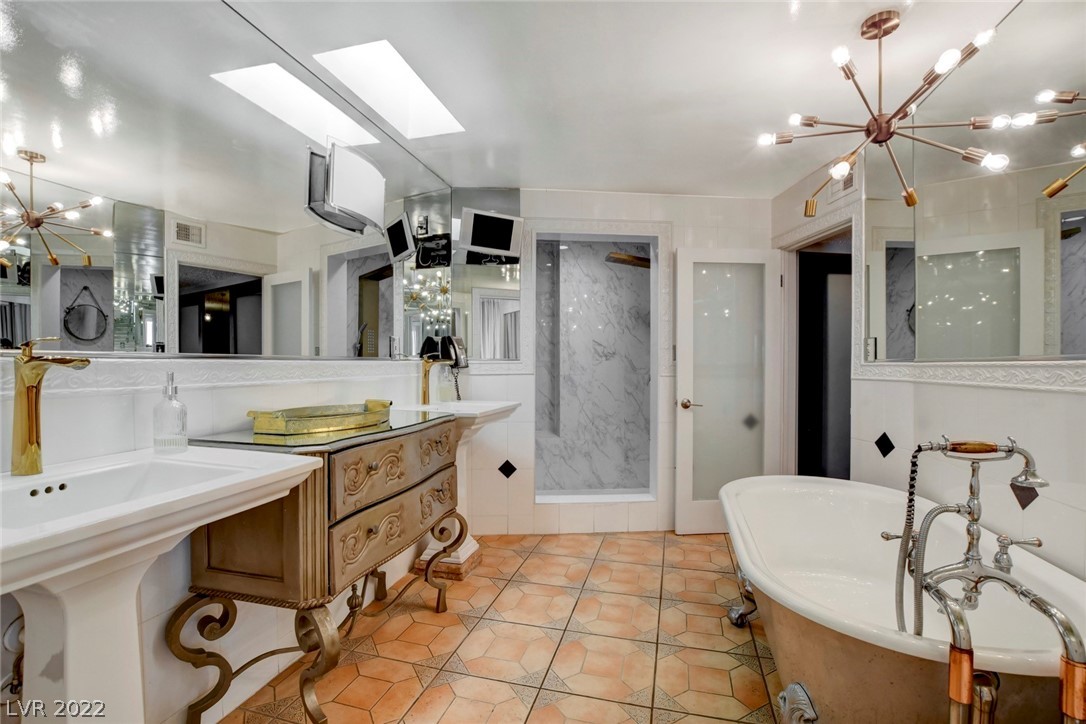 1925 Silver Avenue