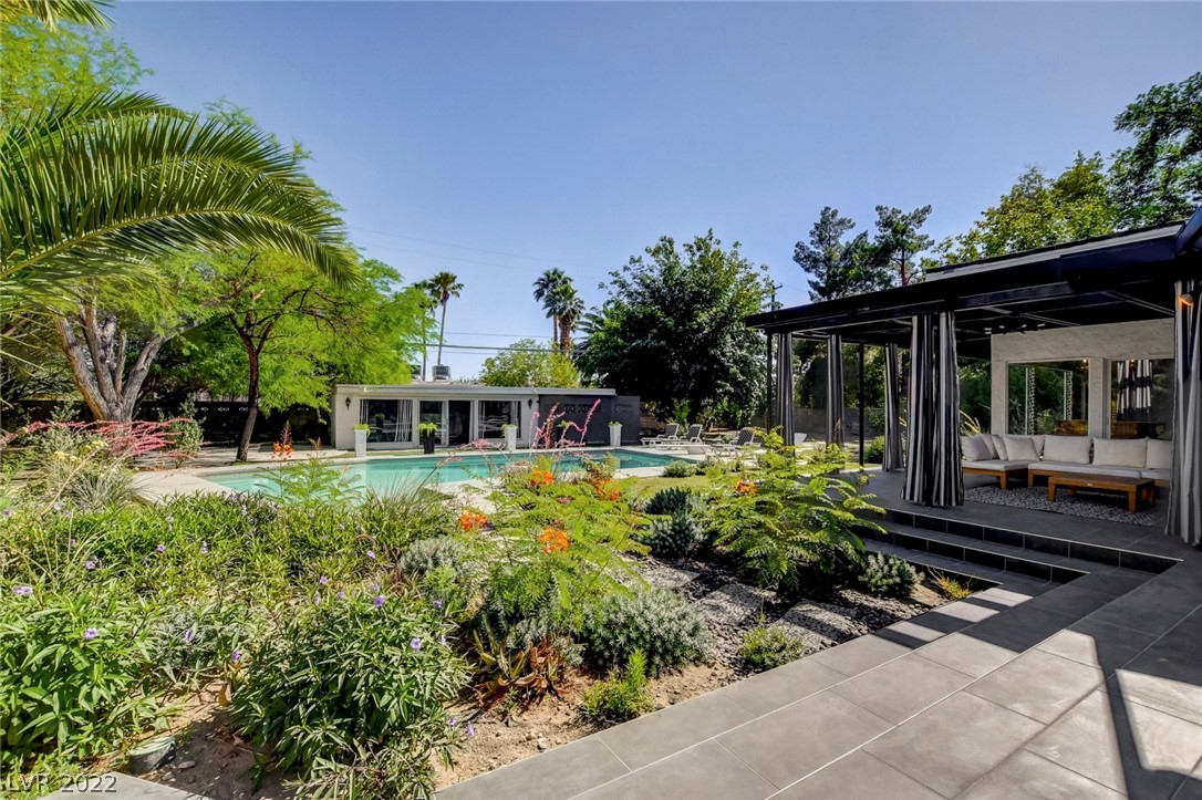 1925 Silver Avenue