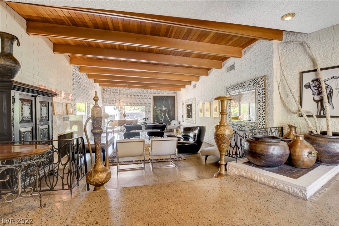 1925 Silver Avenue