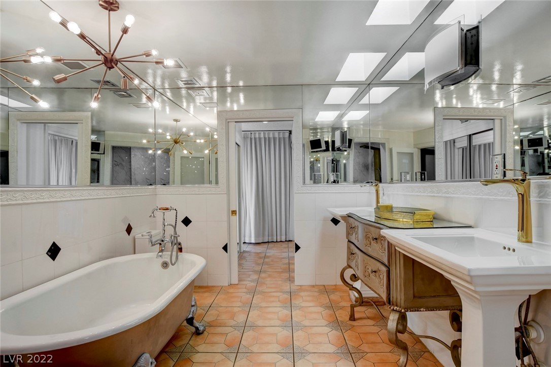 1925 Silver Avenue