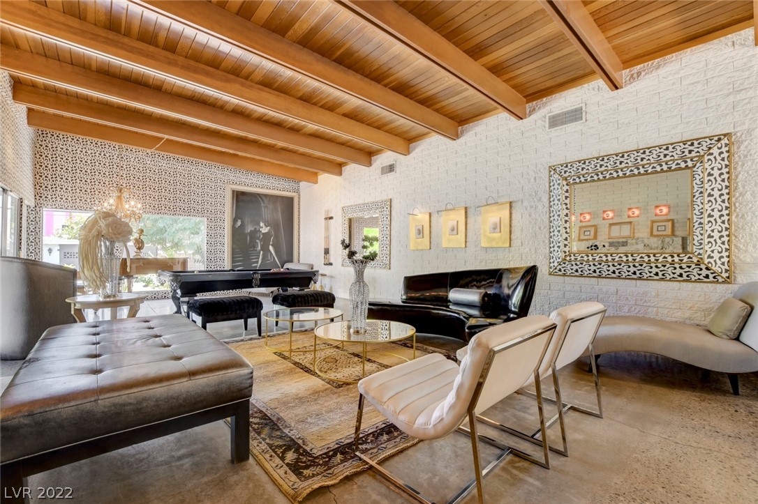 1925 Silver Avenue