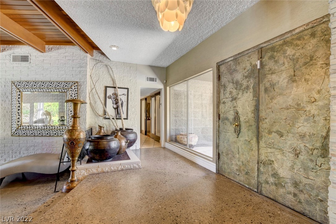 1925 Silver Avenue