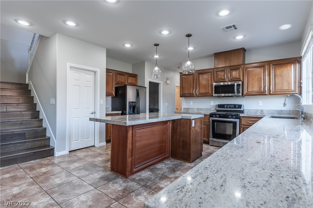 7312 Commanche Agate Court