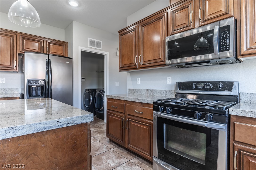 7312 Commanche Agate Court