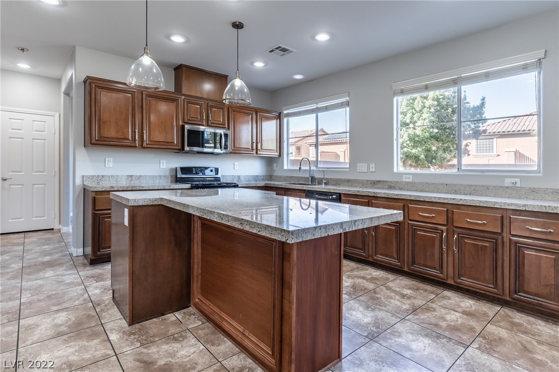 7312 Commanche Agate Court