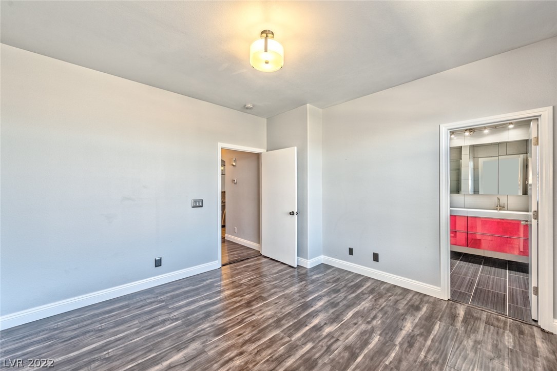 9931 Trailing Vine Street