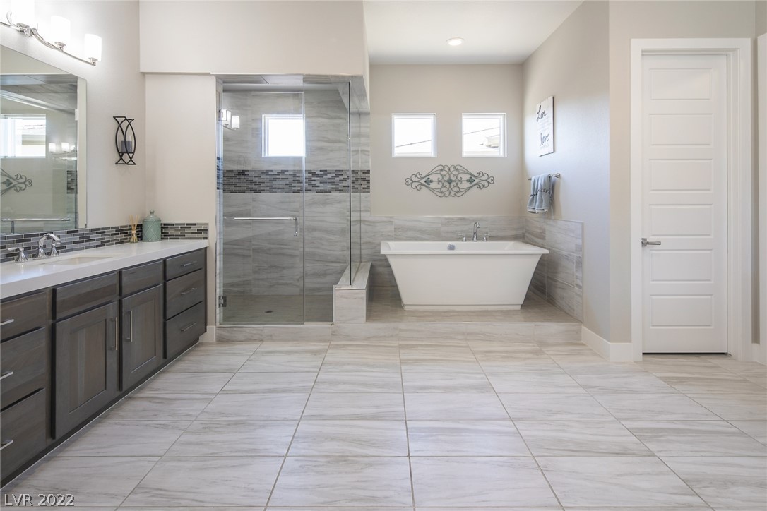 8493 Wolf Mountain Court