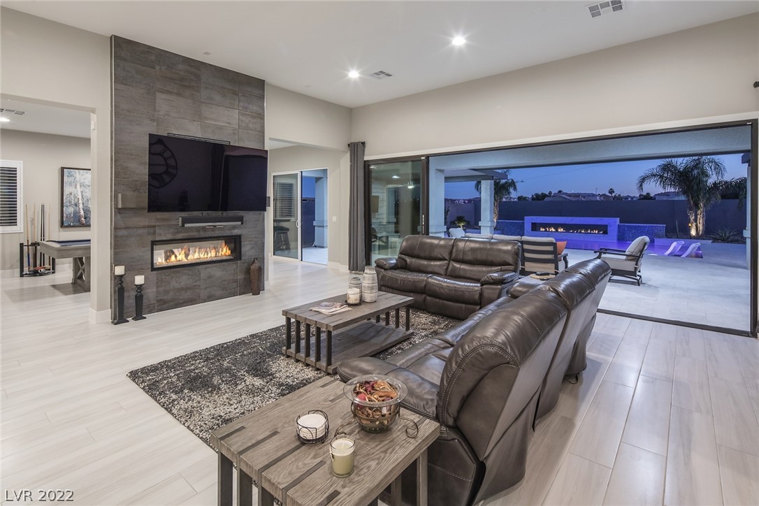 8493 Wolf Mountain Court