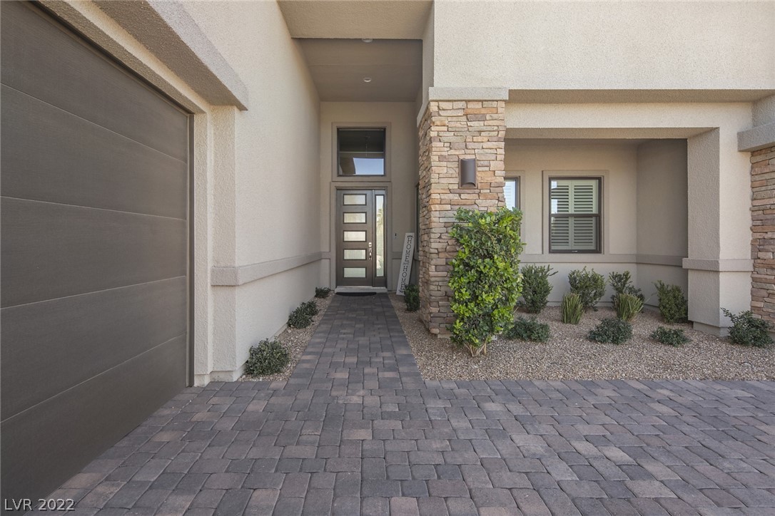 8493 Wolf Mountain Court
