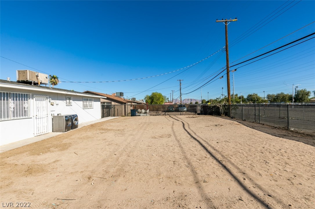 1817 W McDonald Avenue