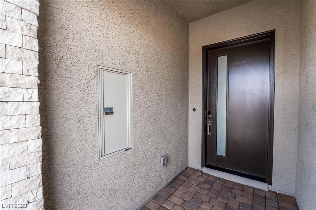 10185 Copper Meadow Avenue