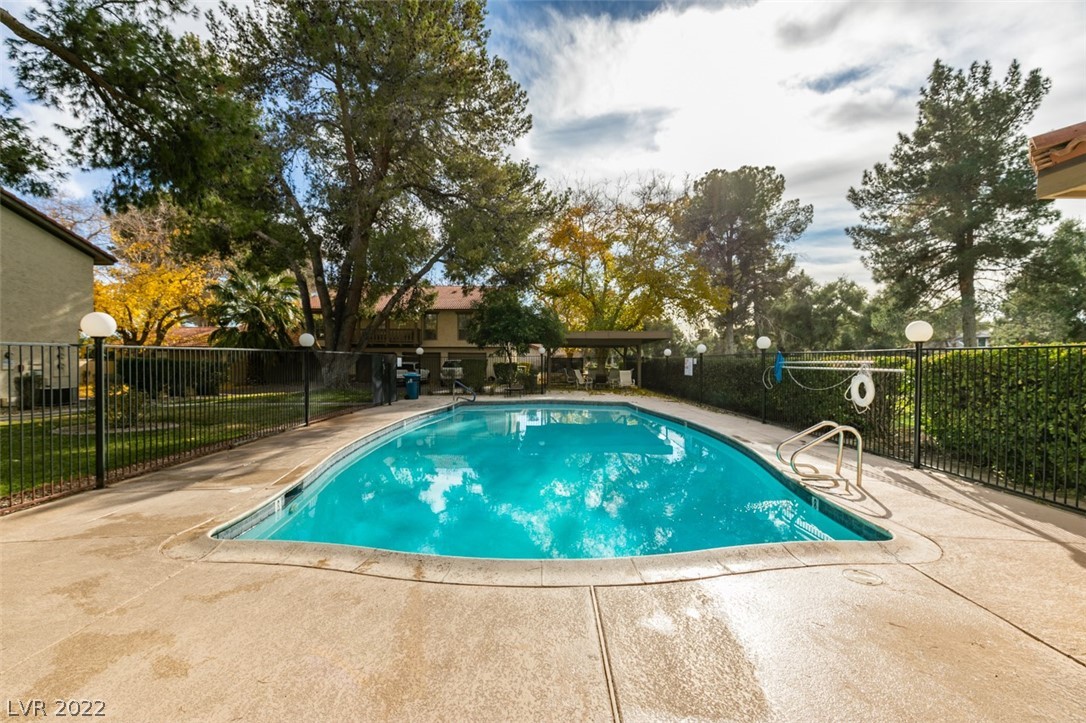 3141 Pinehurst Drive Unit: B