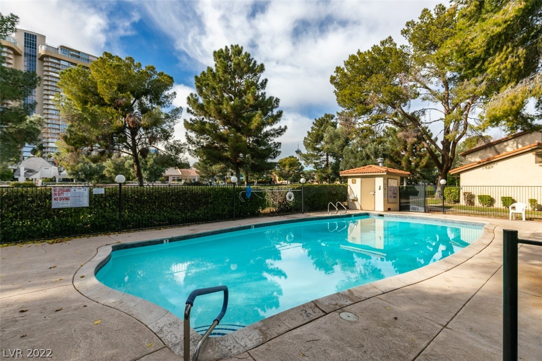 3141 Pinehurst Drive Unit: B