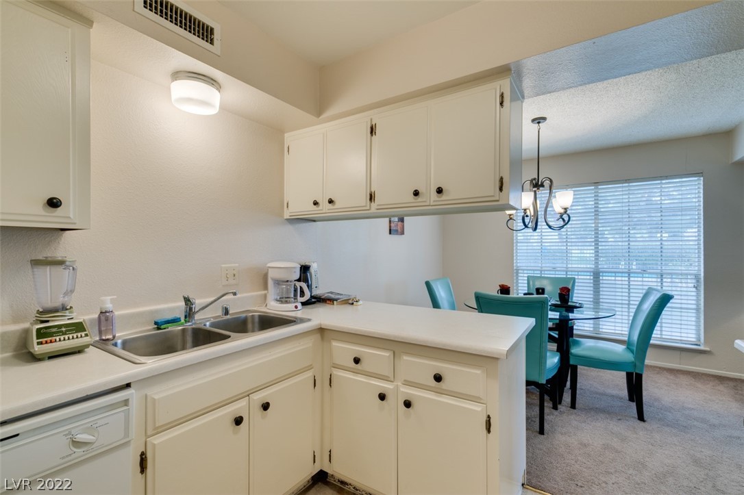 3141 Pinehurst Drive Unit: B