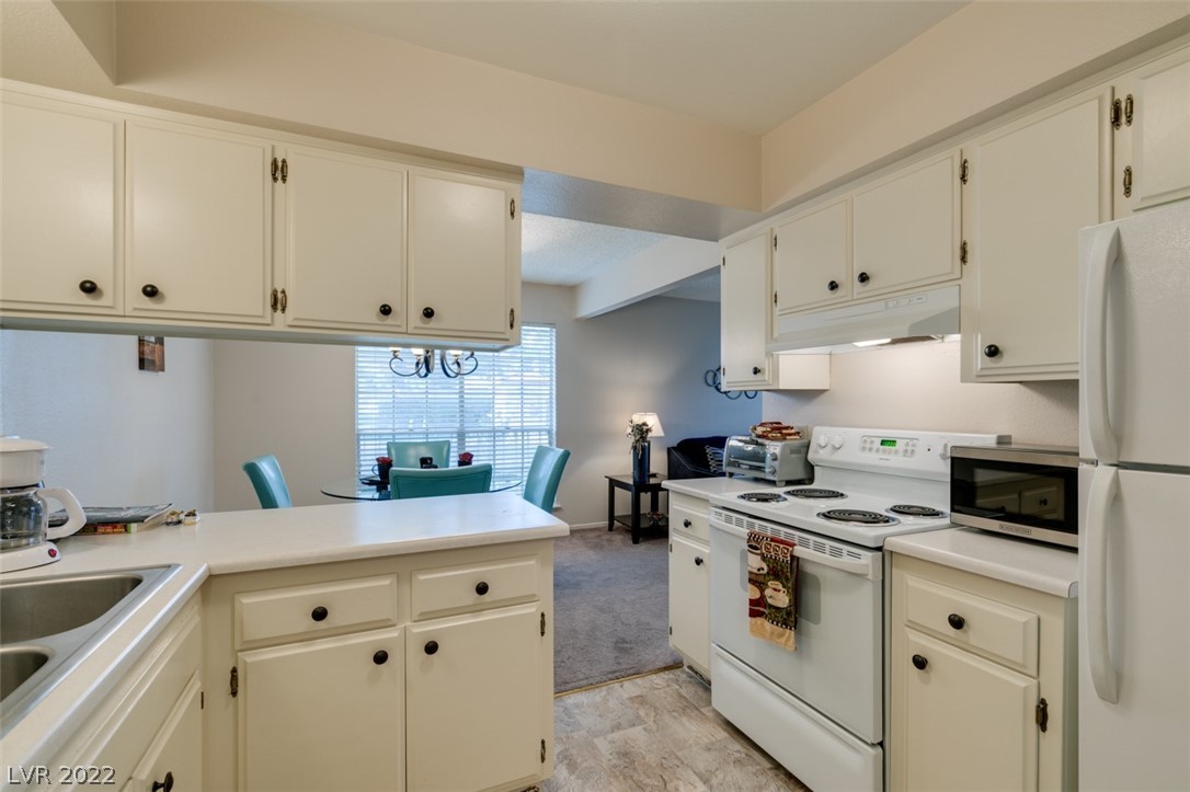 3141 Pinehurst Drive Unit: B