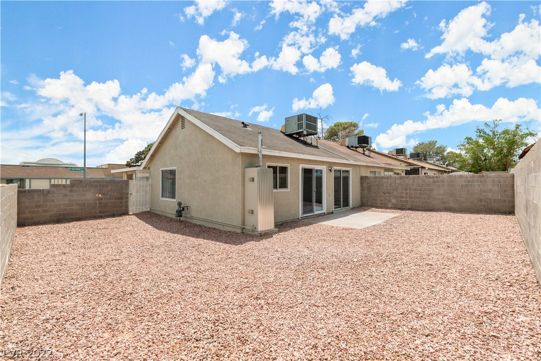 6948 Royal Meadow Place