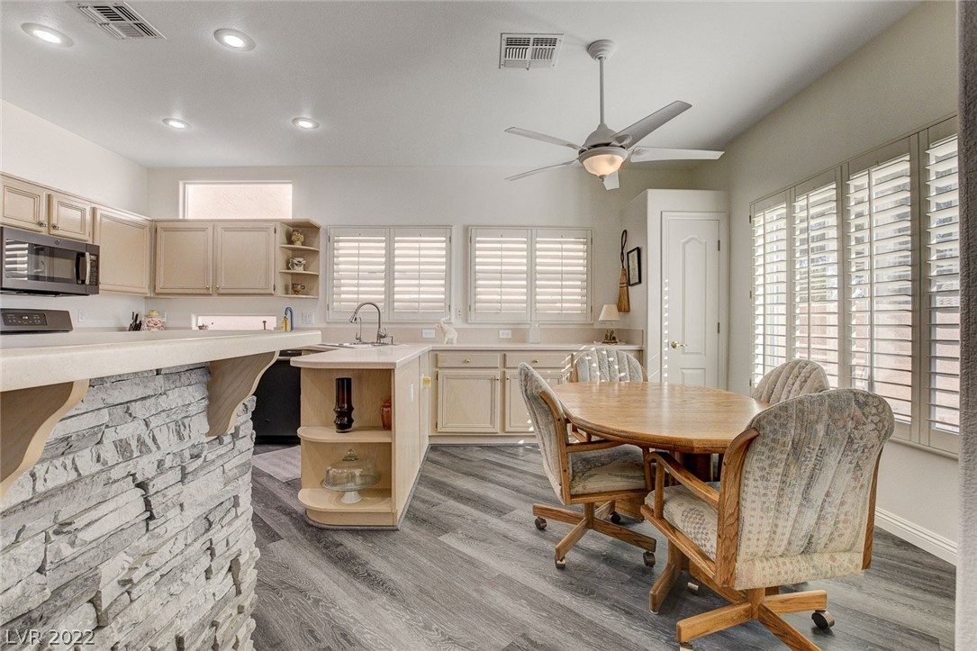 8105 Bandoleer Court