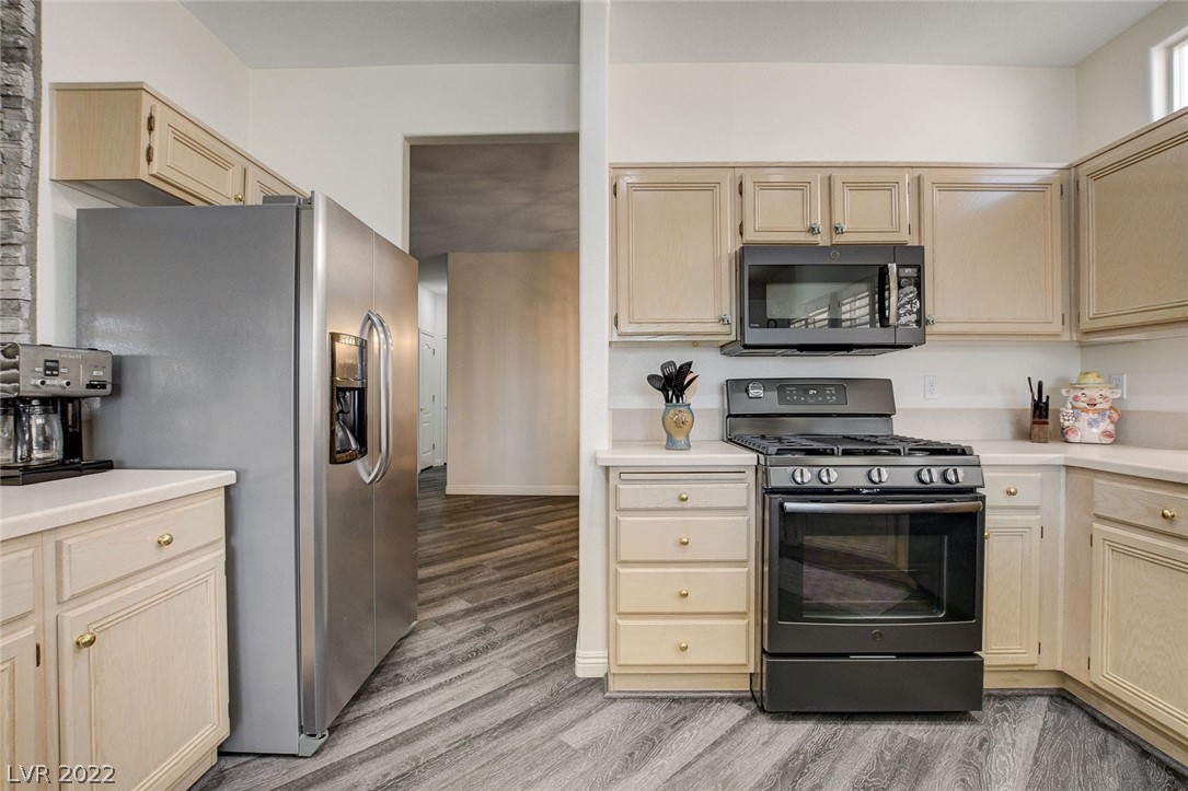 8105 Bandoleer Court
