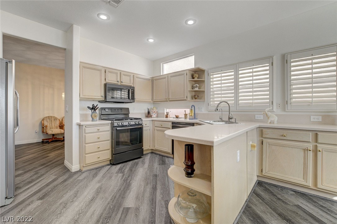 8105 Bandoleer Court