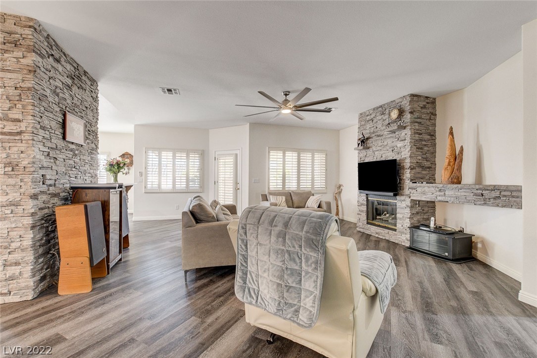 8105 Bandoleer Court