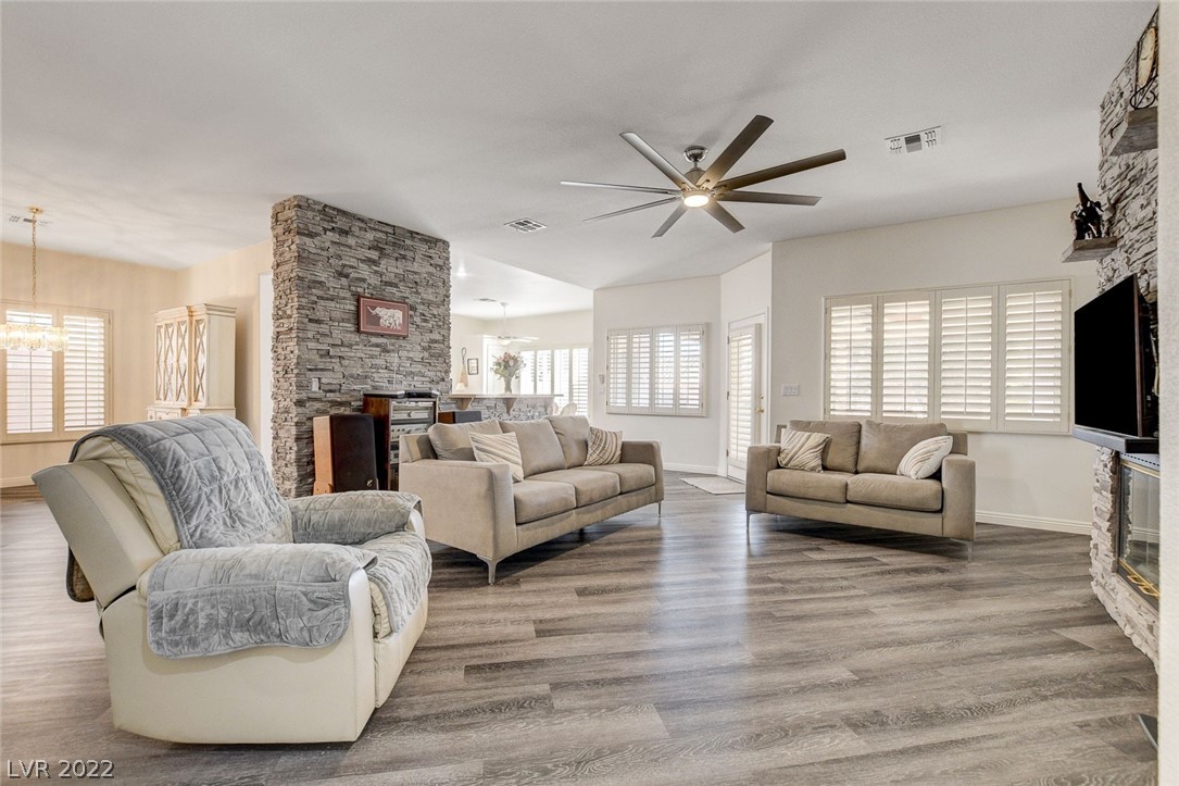 8105 Bandoleer Court
