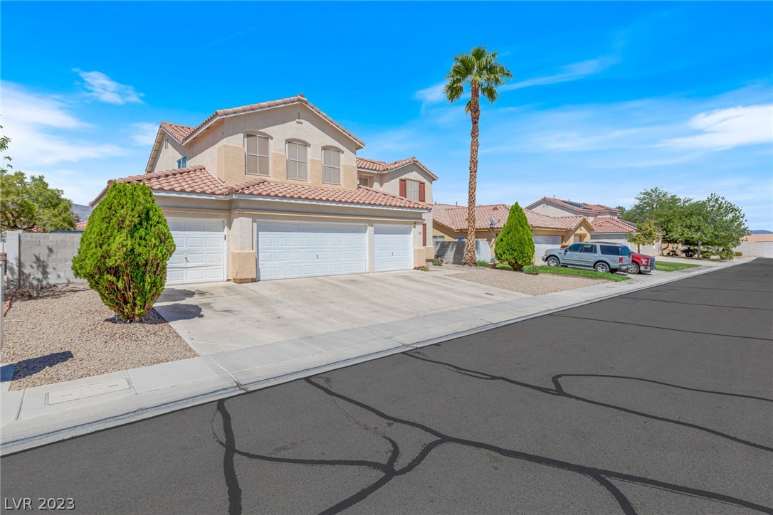 826 Stable Glen Drive