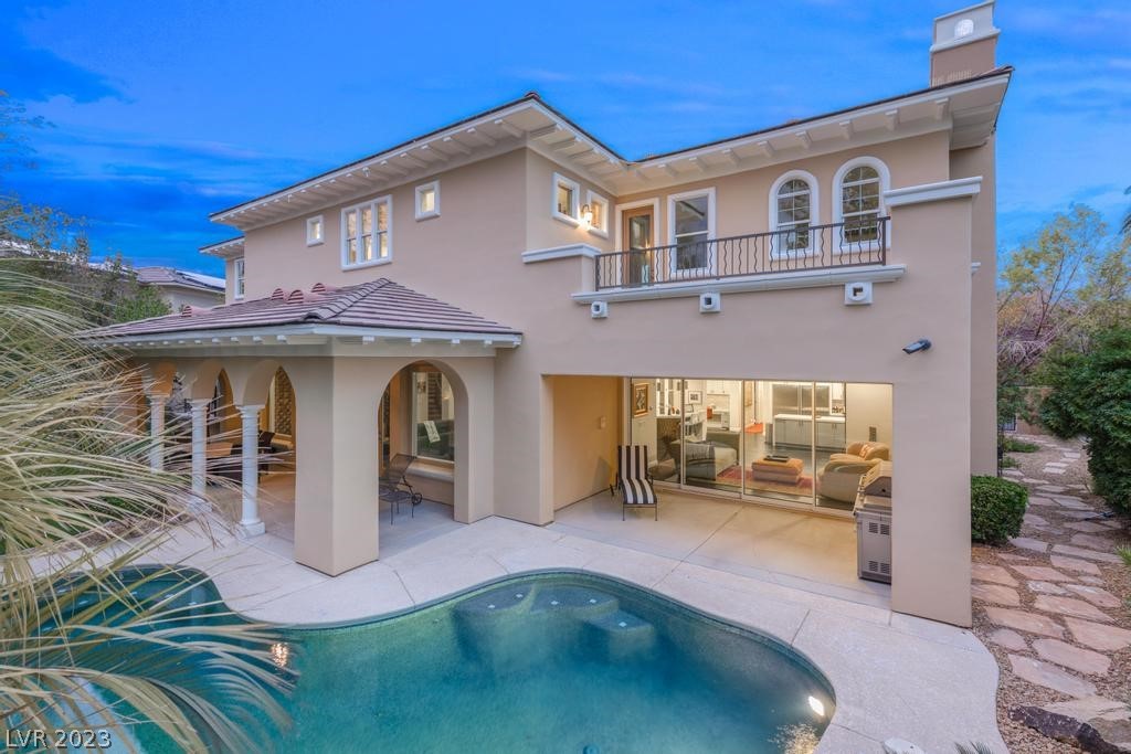 129 S Royal Ascot Drive