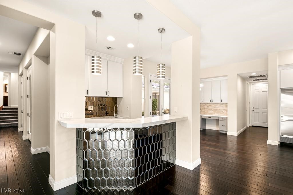 129 S Royal Ascot Drive