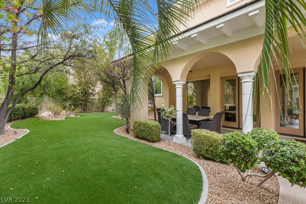 129 S Royal Ascot Drive