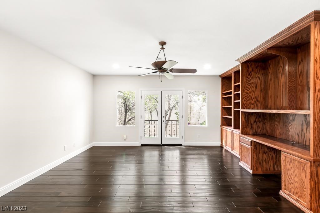 129 S Royal Ascot Drive