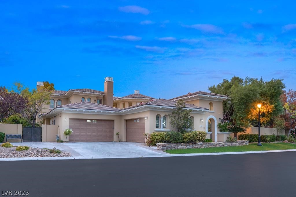129 S Royal Ascot Drive