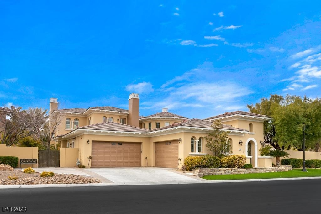 129 S Royal Ascot Drive