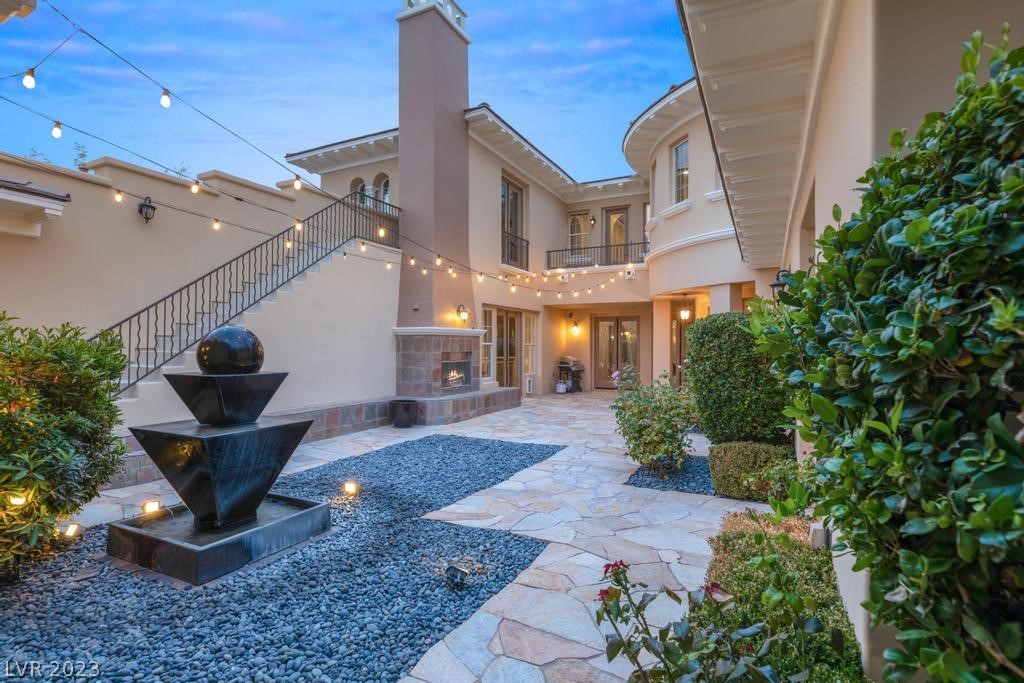 129 S Royal Ascot Drive