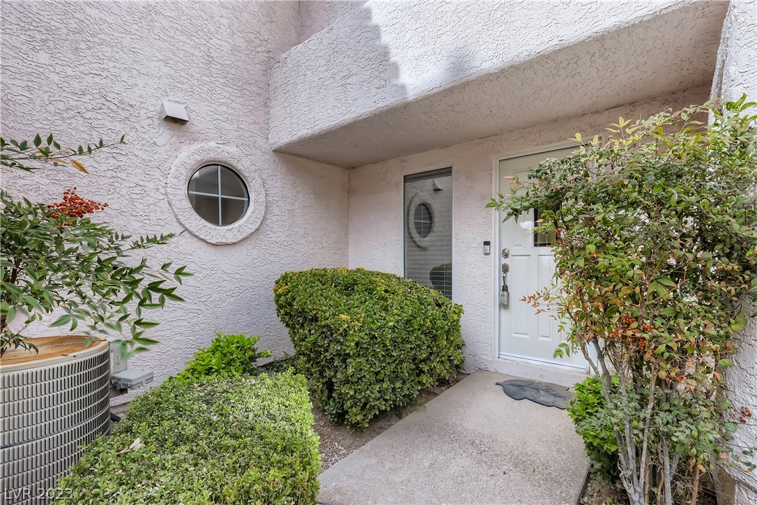 6980 Emerald Springs Lane