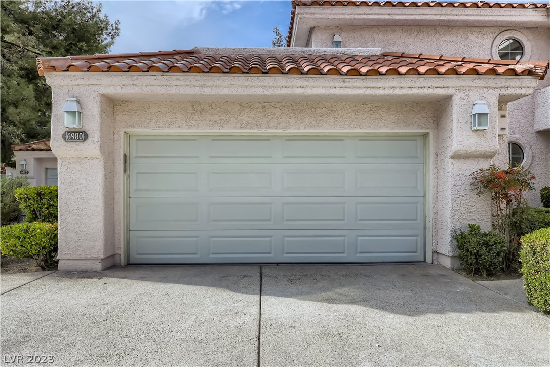 6980 Emerald Springs Lane
