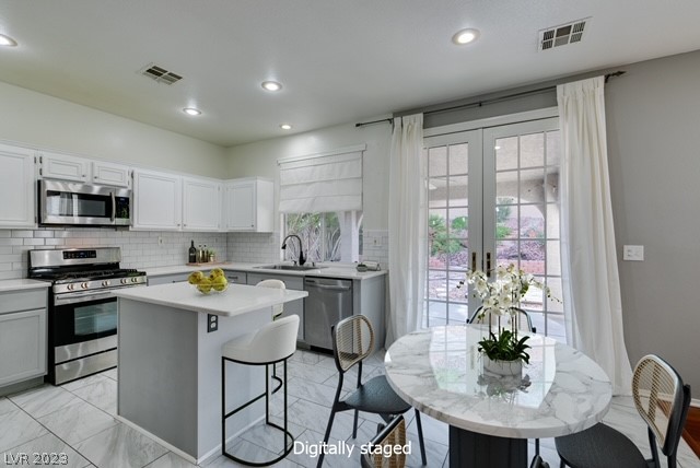 2257 Surrey Meadows Avenue