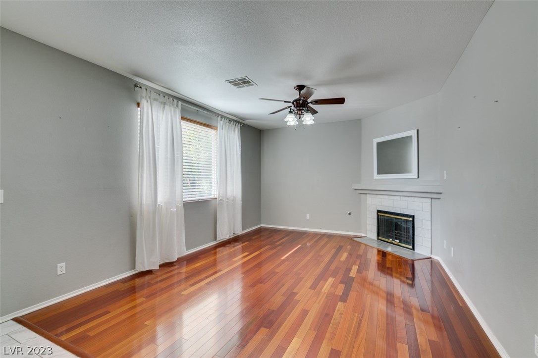2257 Surrey Meadows Avenue