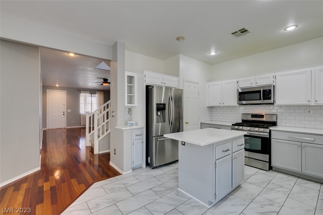 2257 Surrey Meadows Avenue