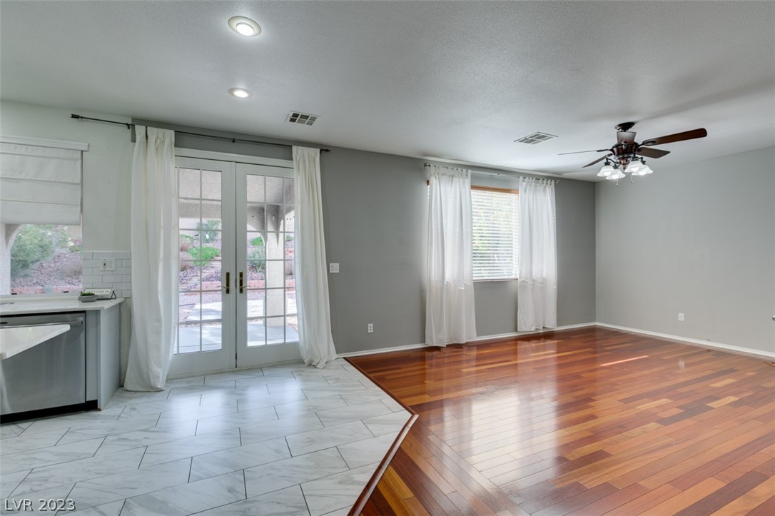 2257 Surrey Meadows Avenue