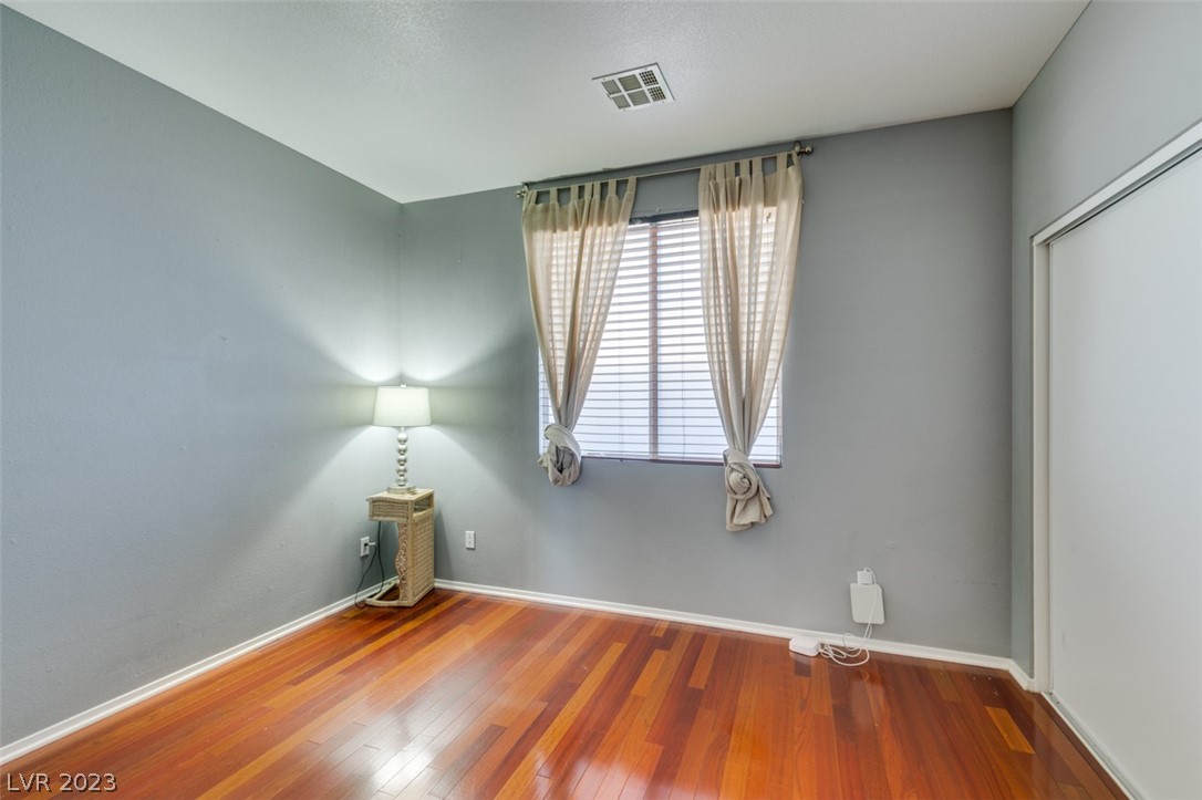 2257 Surrey Meadows Avenue